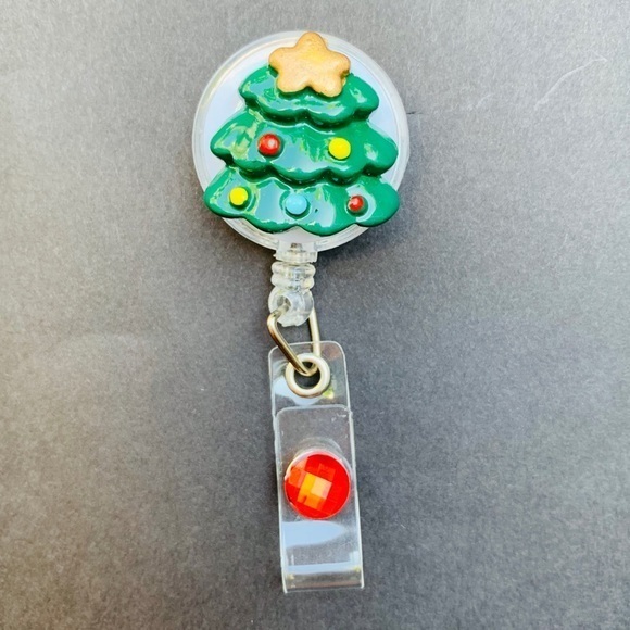 Christmas Tree 🎄 Badge Holder - Picture 1 of 2